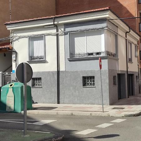 Savala House Leon Villa Bagian luar foto