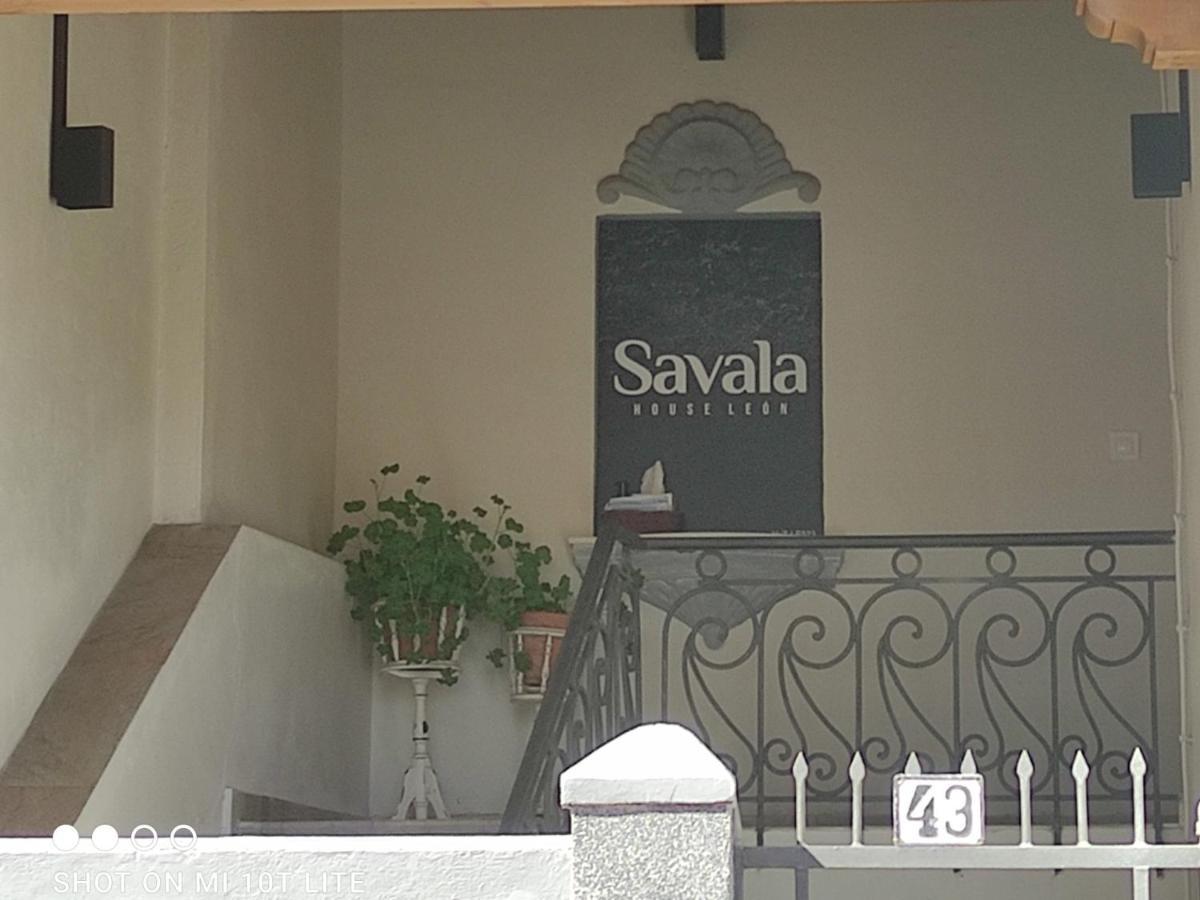 Savala House Leon Villa Bagian luar foto